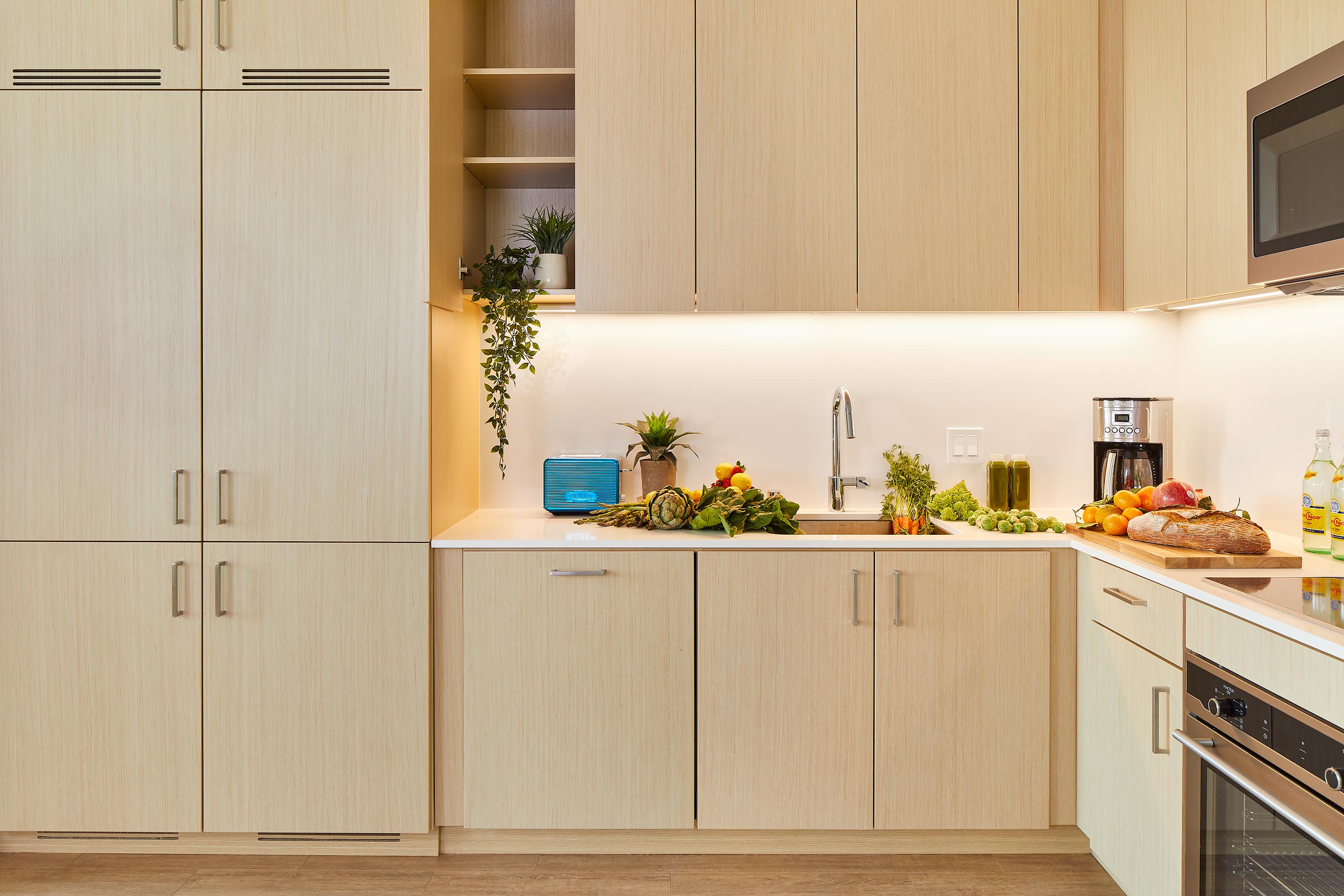 Apartment Kitchen | ZO Oakland Apartments