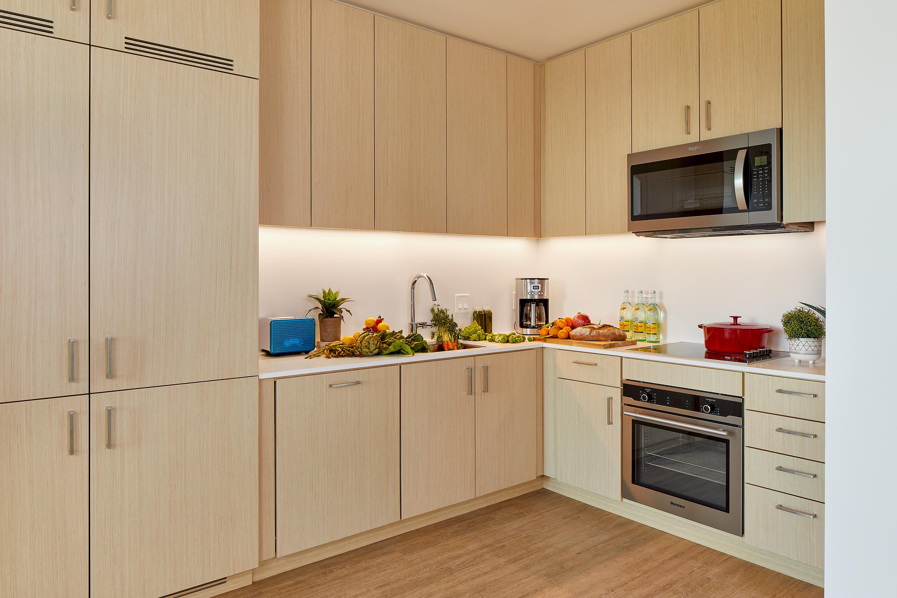 Apartment Kitchen | ZO Oakland Apartments